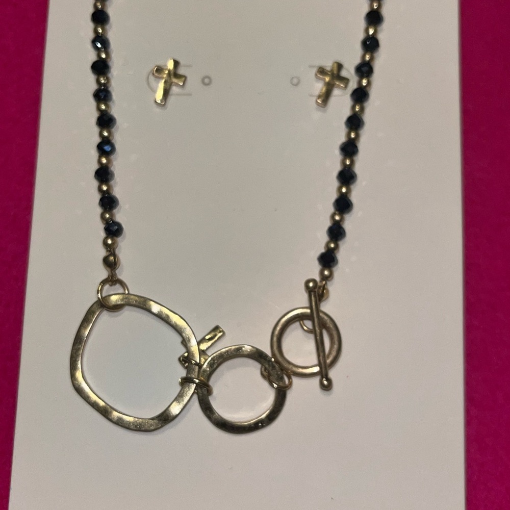 Chic Gold and Black Necklace with Earrings